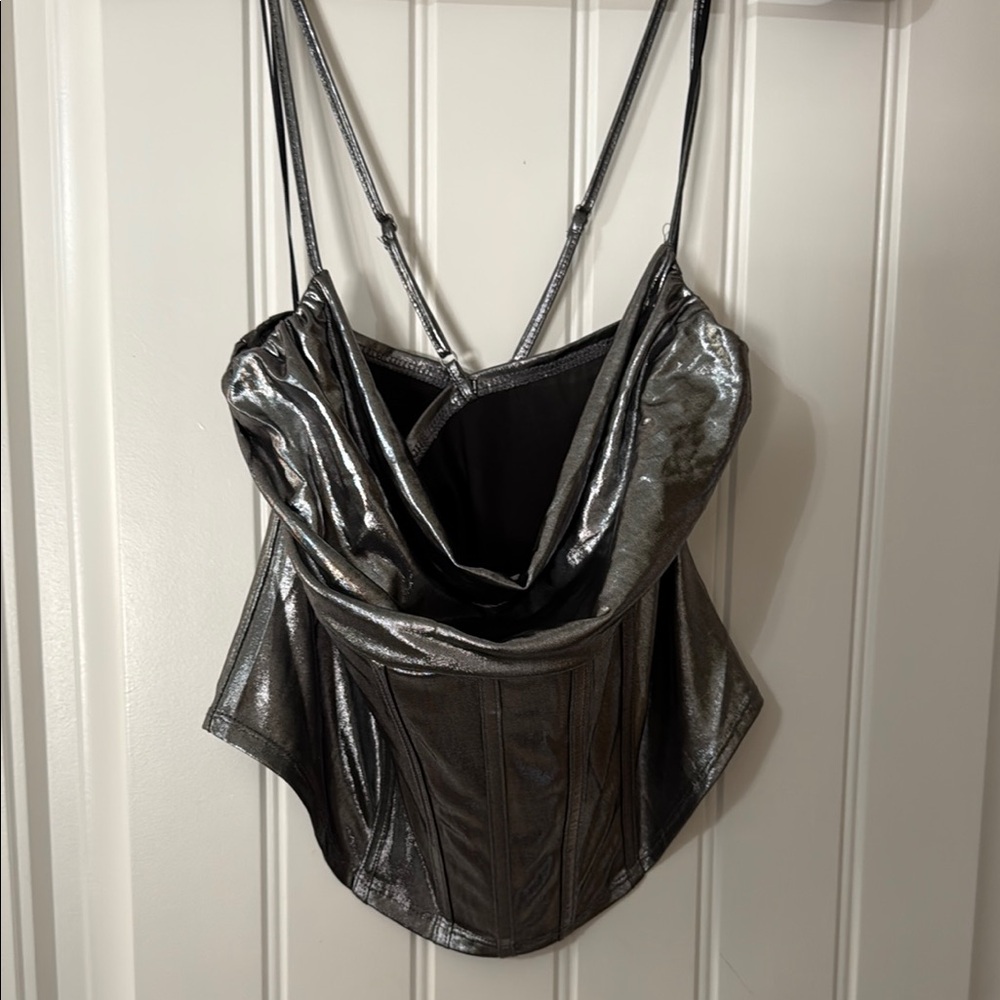 Sincerely Jewels Metallic top size L